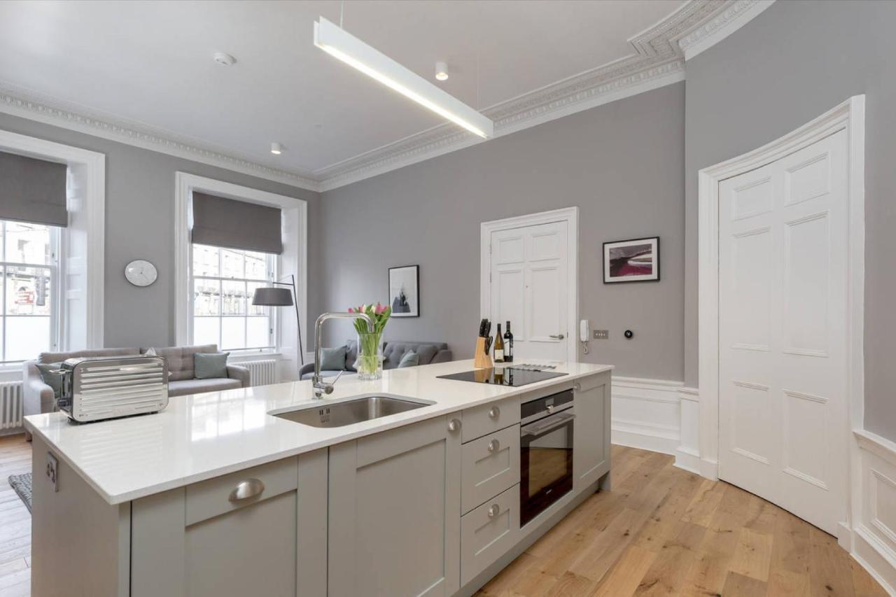 Joivy Spacious And Bright 1Bed Apt, Short Walk From Princes Street Эдинбург Экстерьер фото