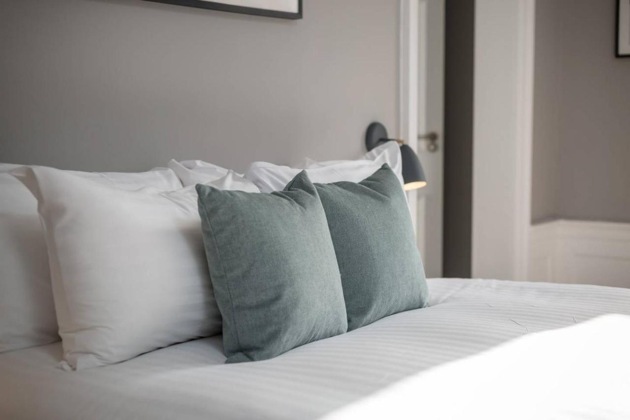Joivy Spacious And Bright 1Bed Apt, Short Walk From Princes Street Эдинбург Экстерьер фото